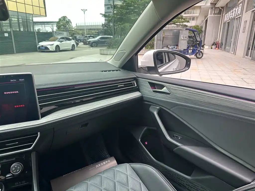Volkswagen Sagitar 2023 300TSI DSG Surpassing Edition фото 9