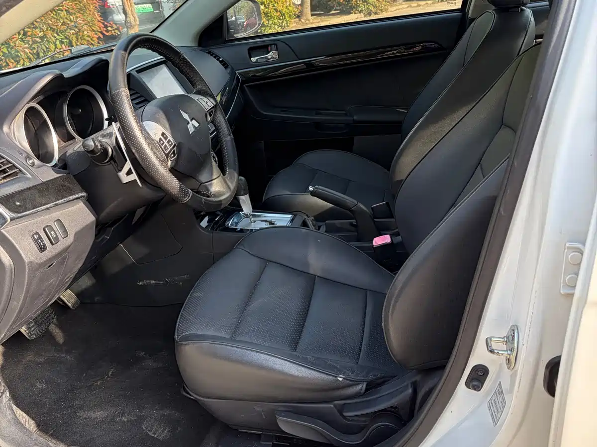 Mitsubishi Lancer EX 2012 Zhishang 1.8L CVT Luxury фото 4