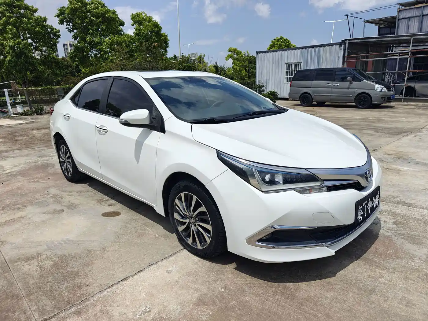 Фото 3 - Toyota Corolla