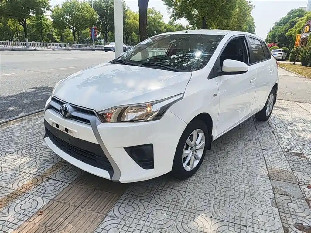 Toyota YARiS L Zhi Xuan 2015 1.5E Auto Charming Edition фото 2
