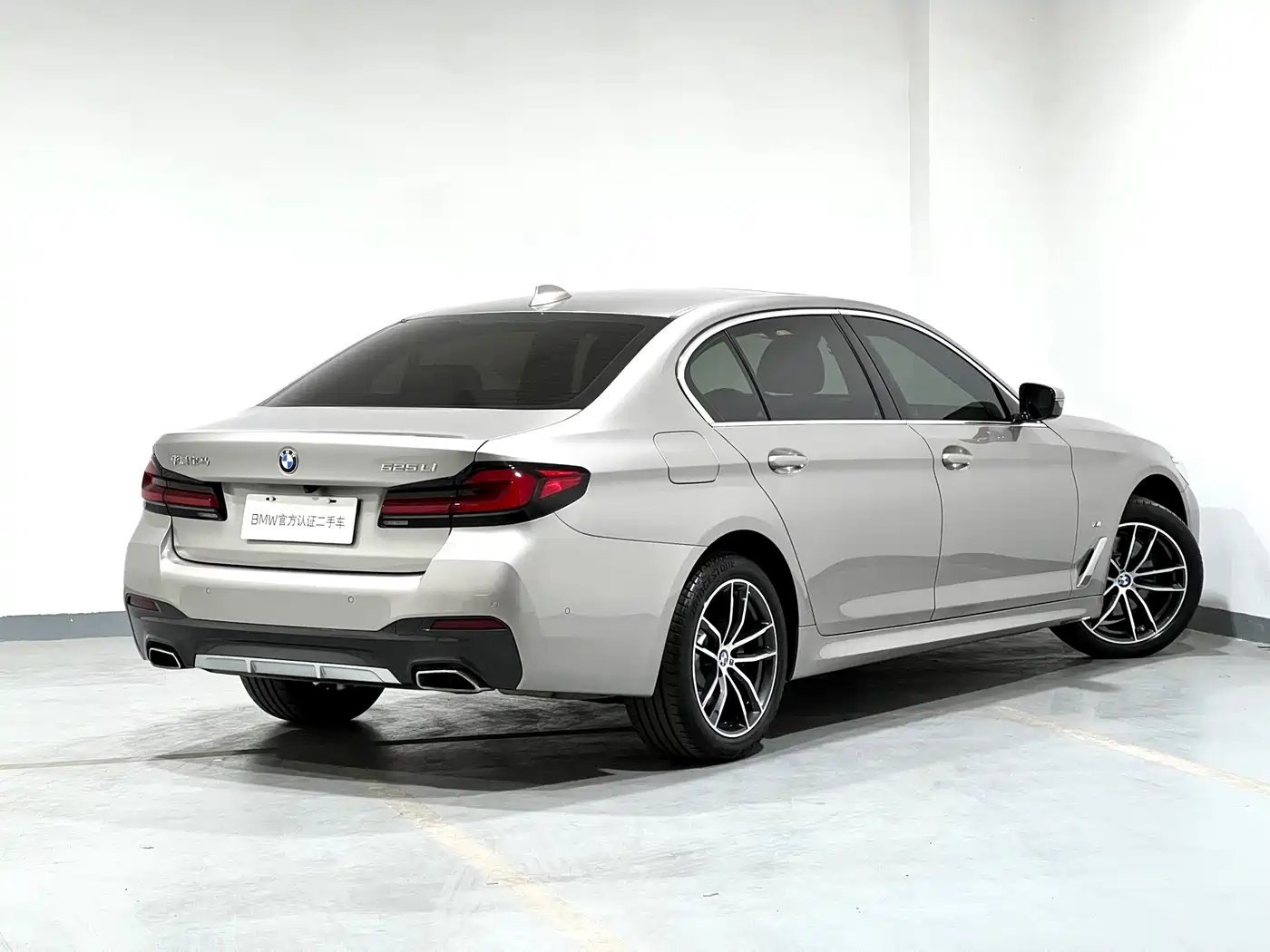 BMW 5 Series 2022 525Li M Sport Package фото 10