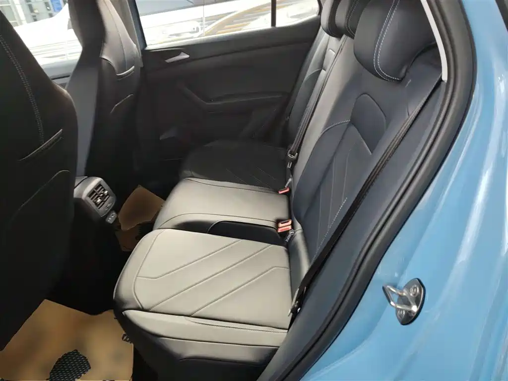 Volkswagen Tharu 2025 New Edge 300TSI Enjoyment Edition фото 17
