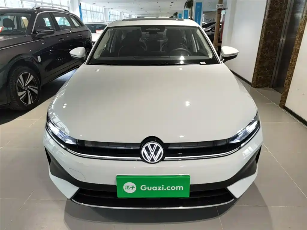 Volkswagen Sagitar 2025 300TSI DSG High-end Model фото 3