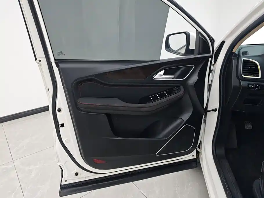 Baojun 560 2017 2016 1.8L Manual Value