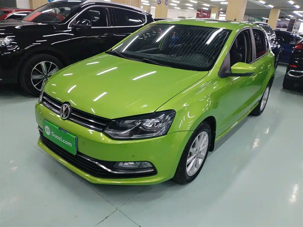 Volkswagen Polo 2014 1.6L Automatic Luxury Edition фото 2