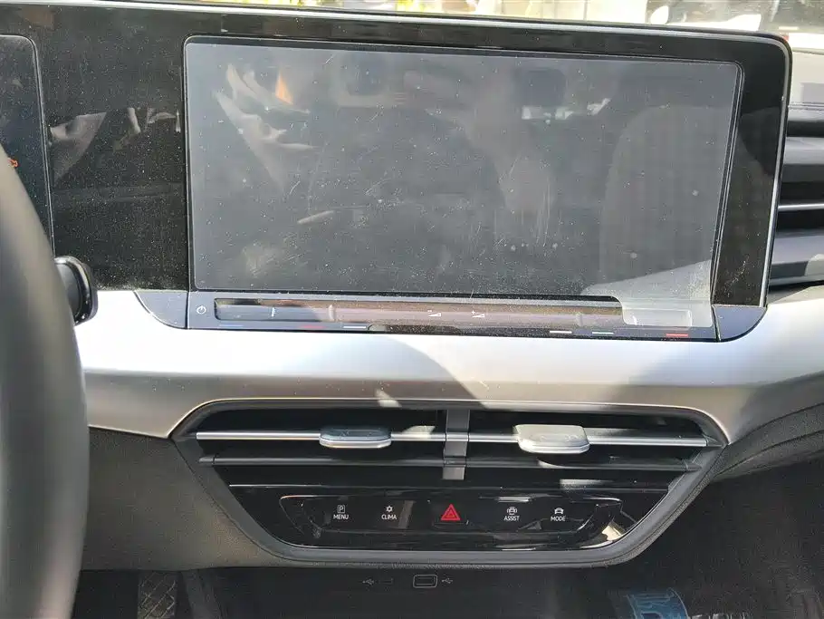 VOLKSWAGEN LINGDU