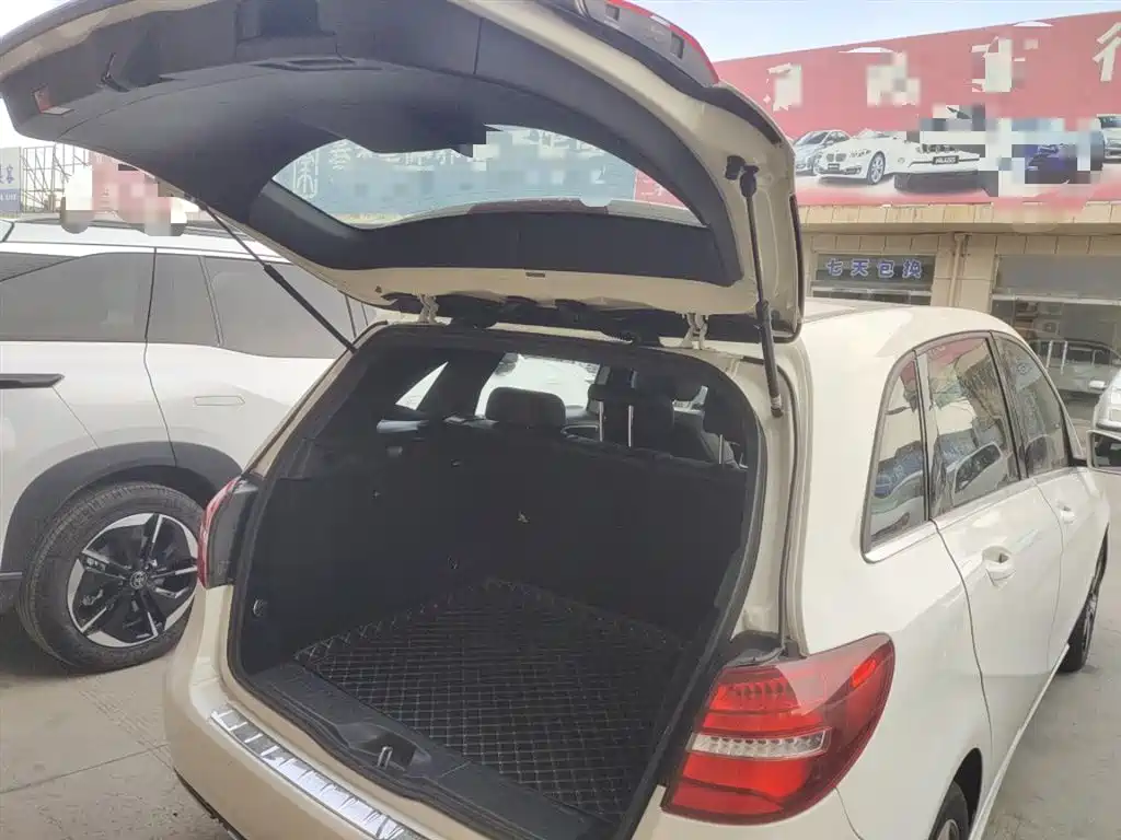 Mercedes-Benz B-Class 2019 B 200 Fashion фото 19