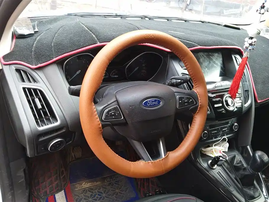 FORD FOX