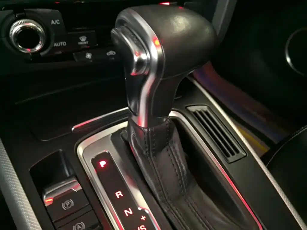 Фото 14 - Audi A4L