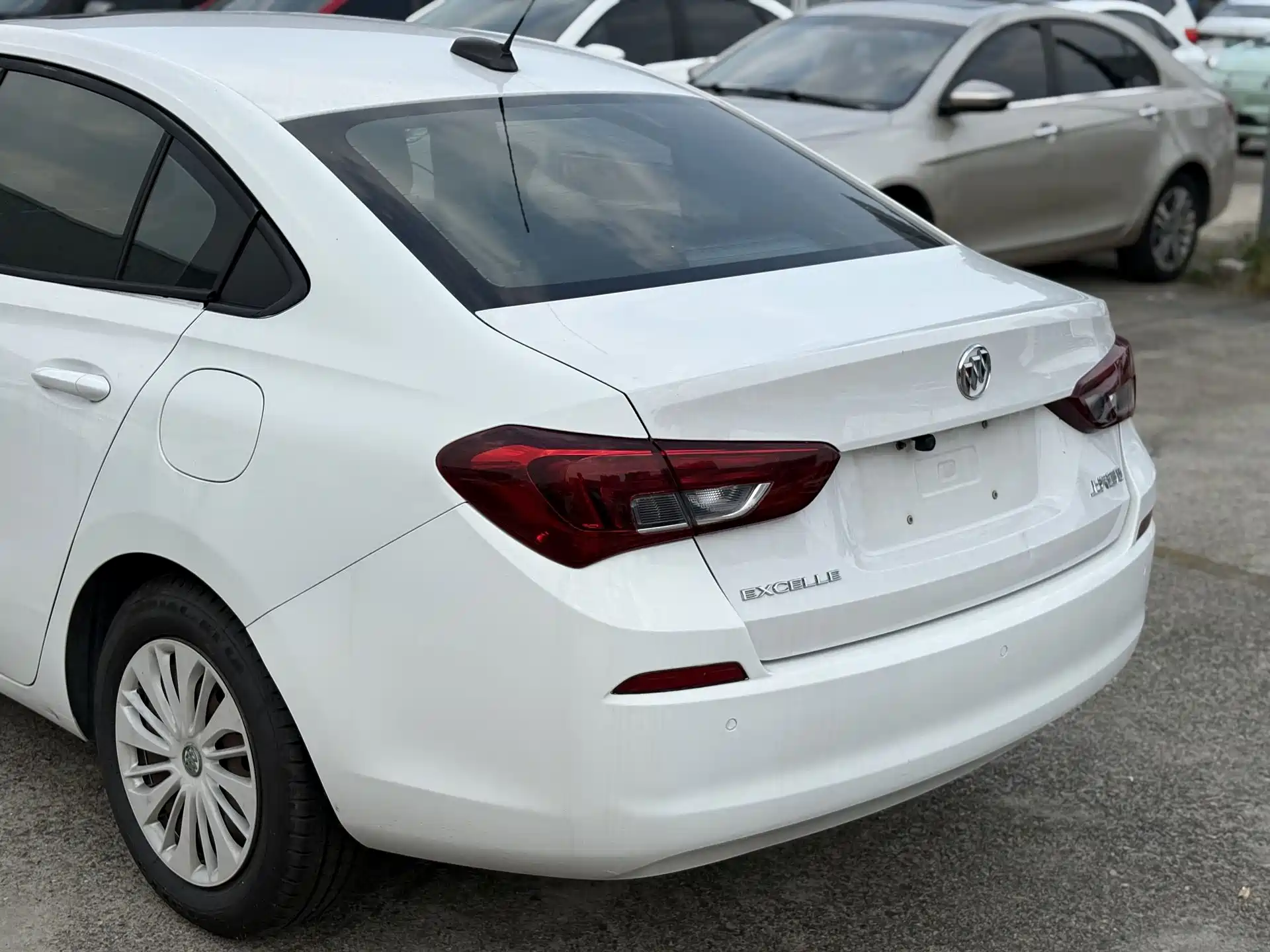 Фото 9 - Buick Excelle