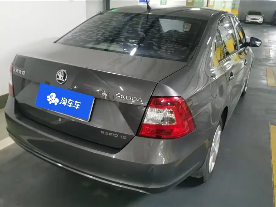 Škoda Rapid 2013 1.6L Automatic Smart Selection фото 3