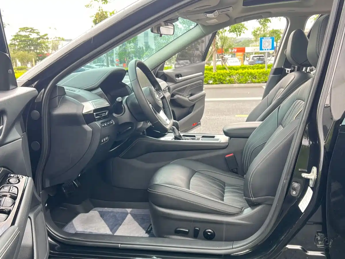 NISSAN TEANA