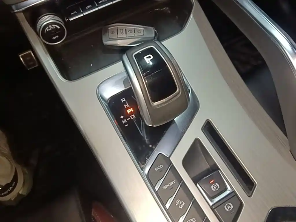 Geely Coolray 2019 2019 Sport 260T DCT Battle China VI