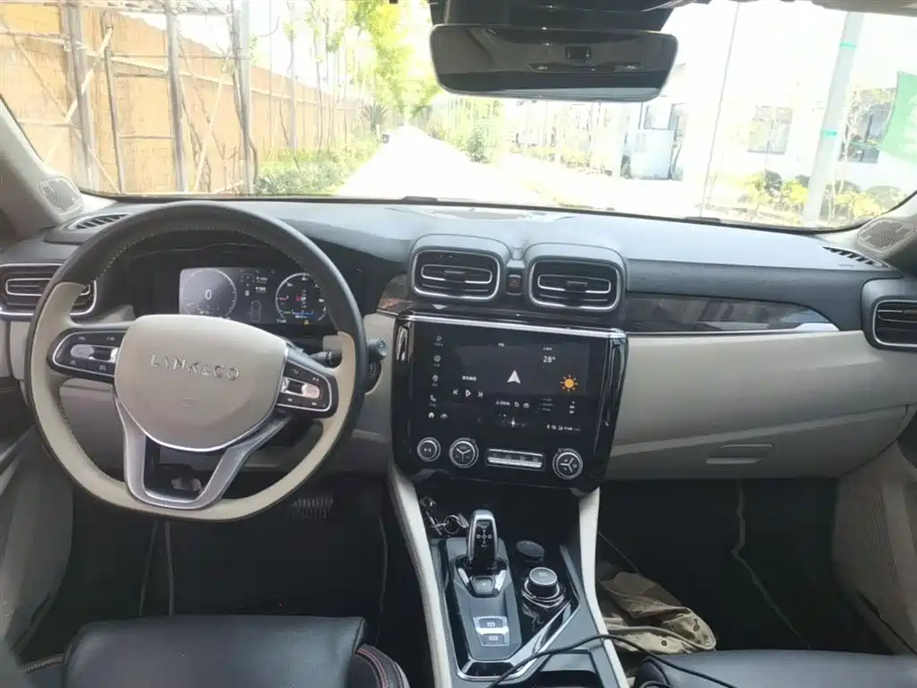 Lynk & Co 02 New Energy 2019 Edition 1.5T PHEV Pro фото 10