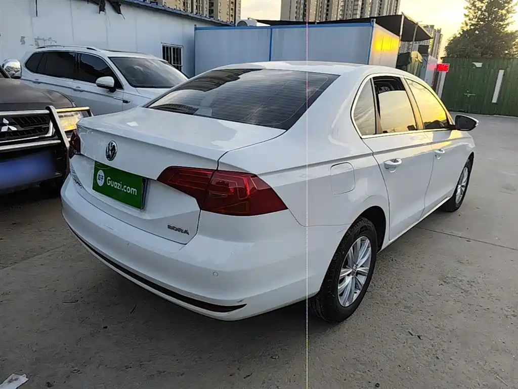 Volkswagen Bora 2017 1.6L Automatic Fashion Edition фото 7