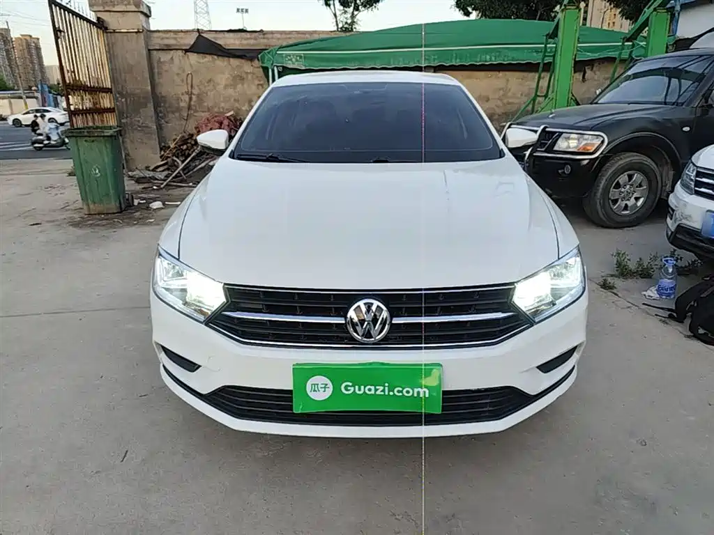 Volkswagen Bora 2017 1.6L Automatic Fashion Edition фото 3