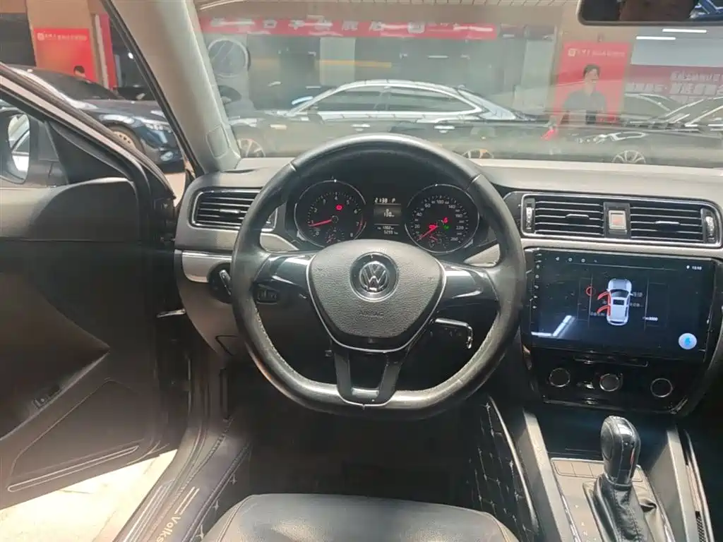 Volkswagen Sagitar 2016 230TSI 25th Anniversary Edition фото 11