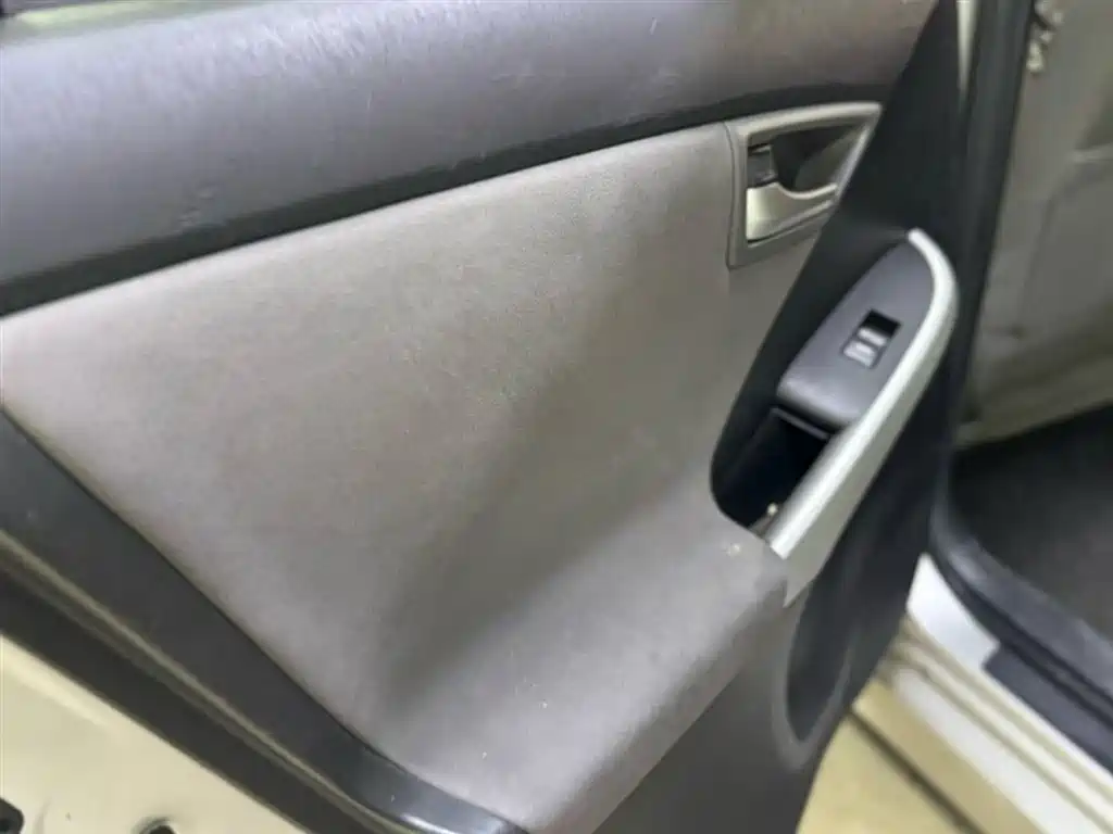Toyota Prius 2012 1.8L Standard Edition фото 7
