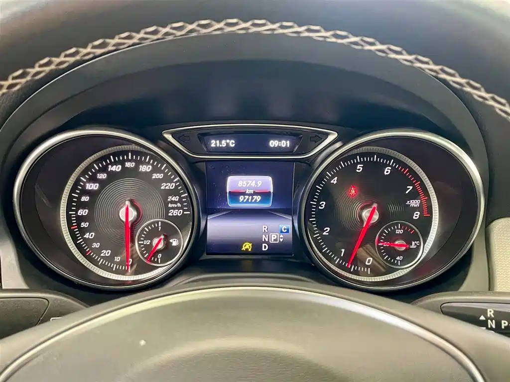 Mercedes-Benz CLA (Import) 2017 Facelift CLA 200 Style фото 13