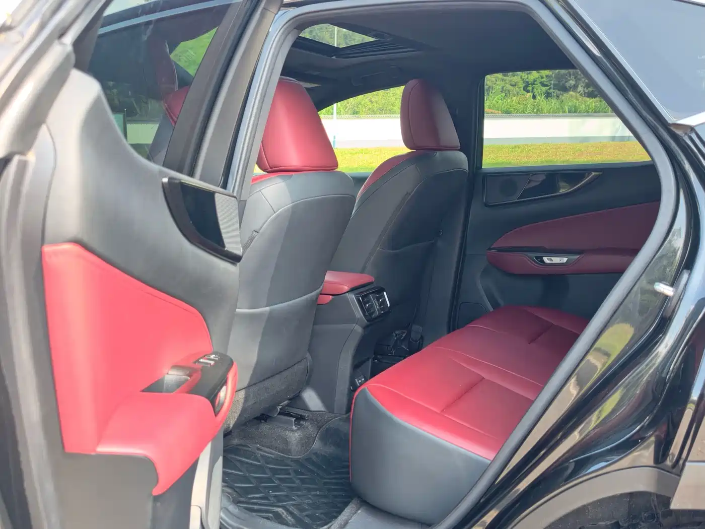 Photo 11 - Lexus NX