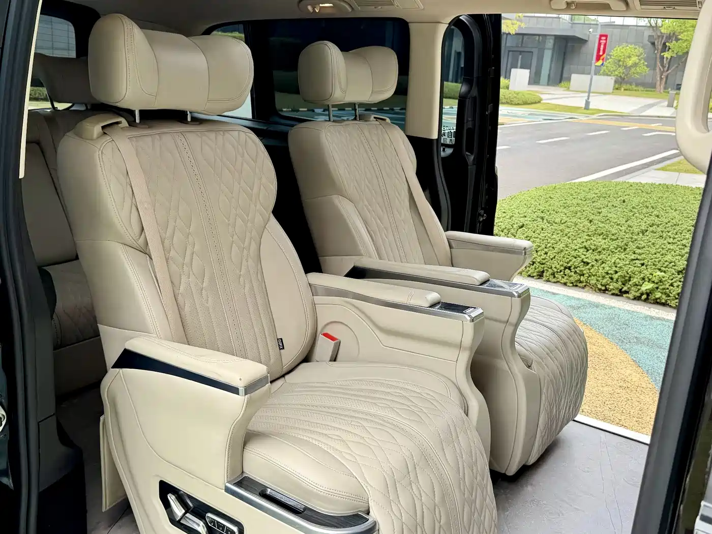 Mercedes-Benz Vito 2021 2.0T Business Edition 7-seater фото 26