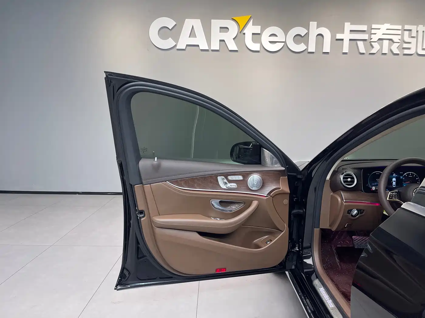 Mercedes-Benz E-Class 2021 E 300 L Luxury фото 25