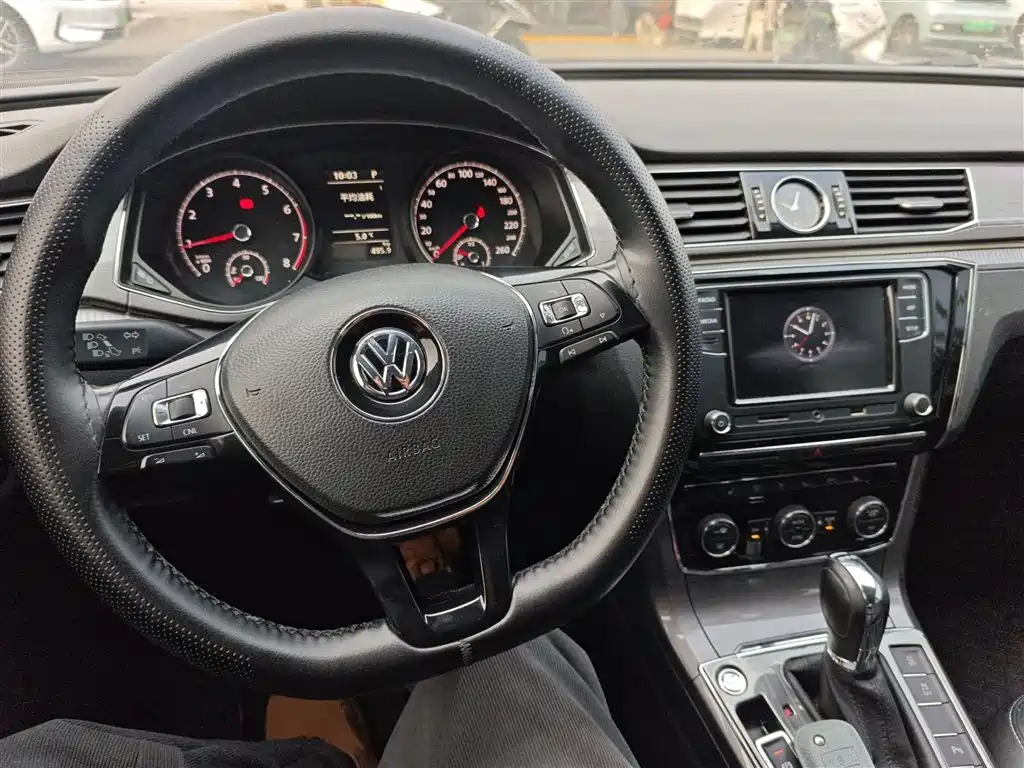 Volkswagen Passat 2017 330TSI DSG Prestige фото 12