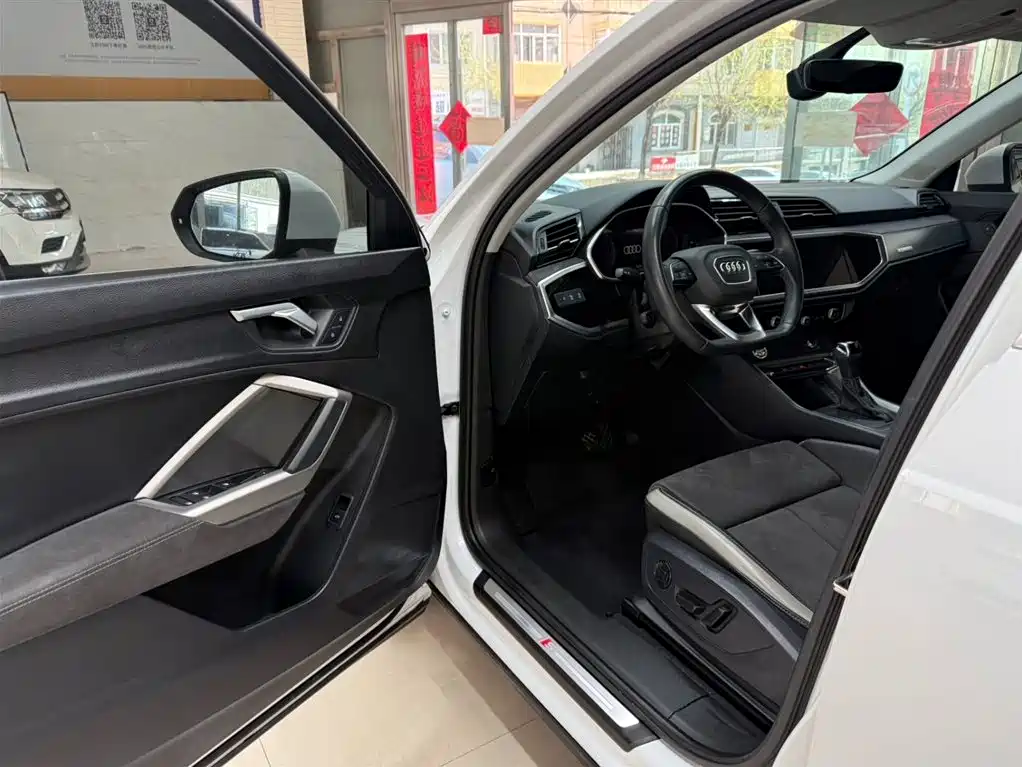 Audi Q3 2023 35 TFSI Fashion Dynamic (1.4T) фото 8