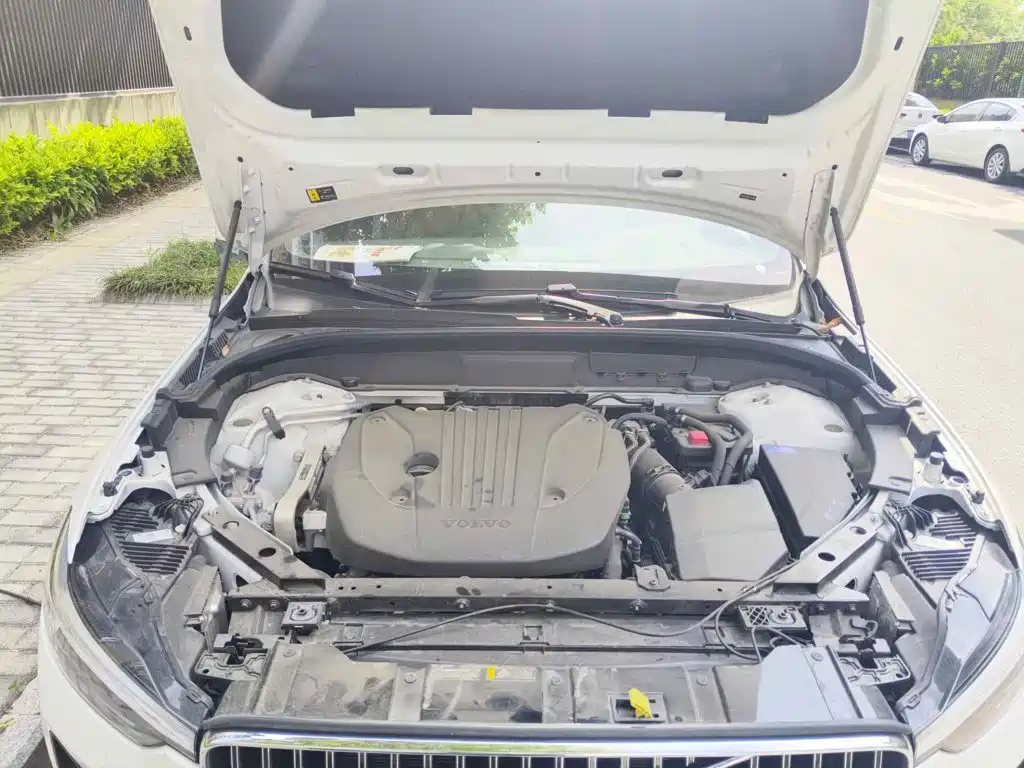 Volvo XC60 2025 2025 B5 AWD Smart Luxury Edition