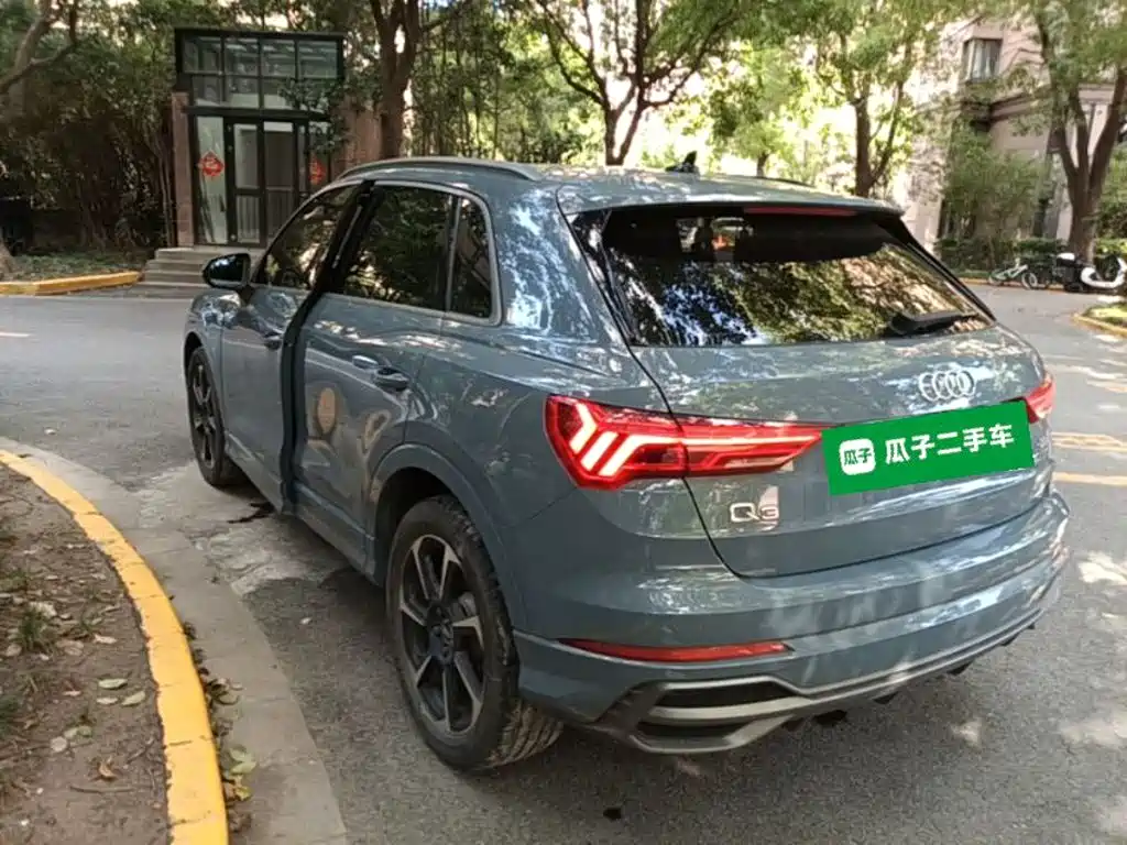 Photo 5 - Audi Q3