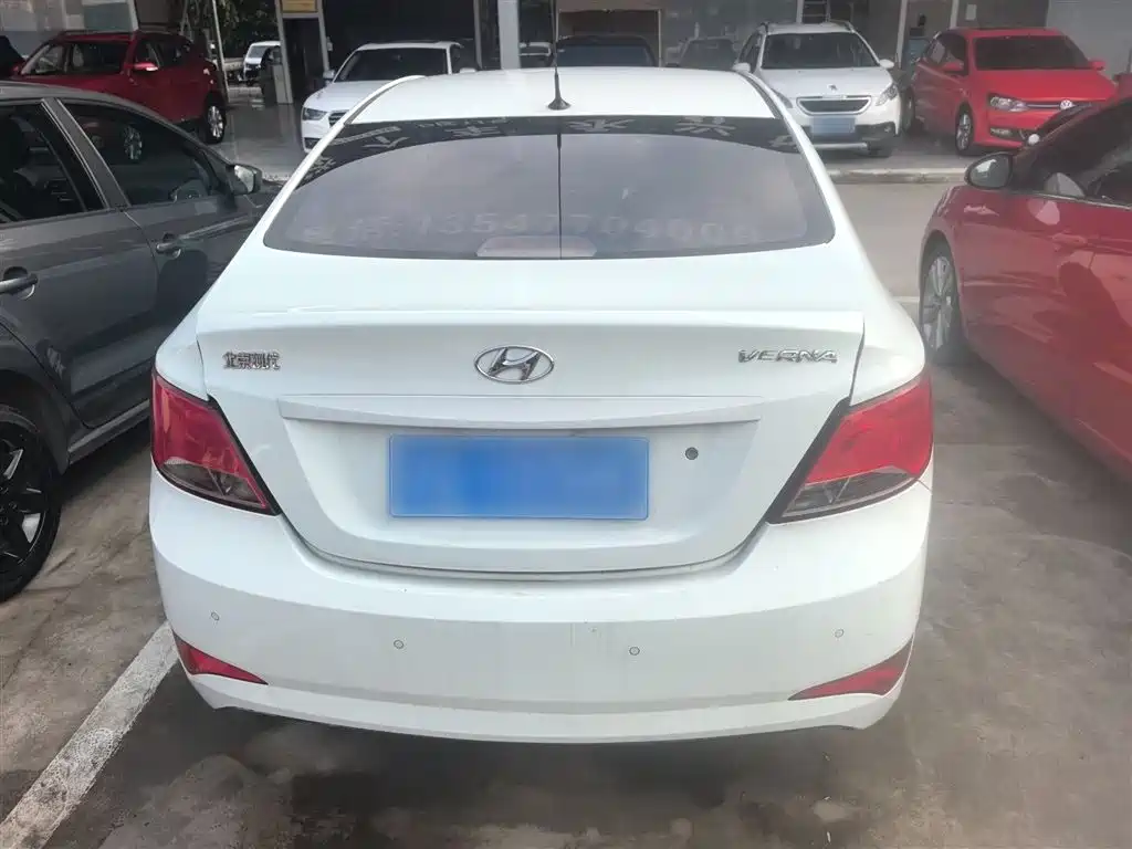Hyundai Verna 2014 1.4L Manual Smart GLS фото 6