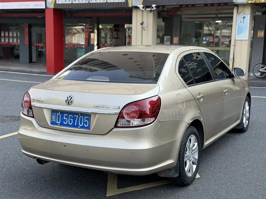 Volkswagen Lavida 2011 1.4TSI DSG Pinxuan Edition фото 7