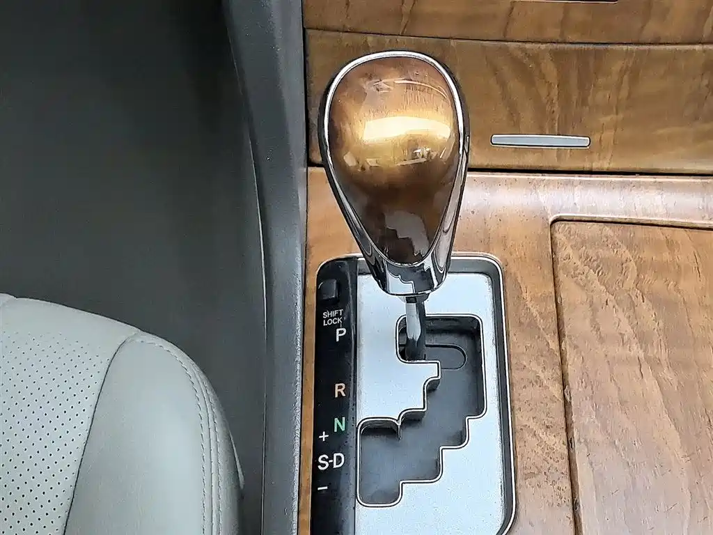 Toyota Camry 2010 240G Luxury Edition фото 13
