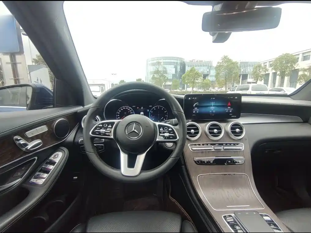 Mercedes-Benz GLC 2020 Facelift GLC 260 L 4MATIC Luxury фото 3