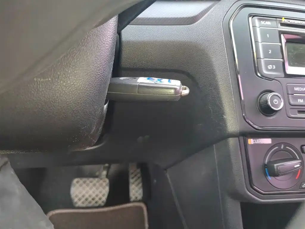 Volkswagen Jetta 2017 1.5L Automatic Fashion фото 9