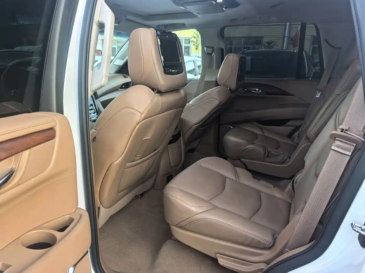 Cadillac Escalade 2017 6.2L ESV Platinum Extended фото 6
