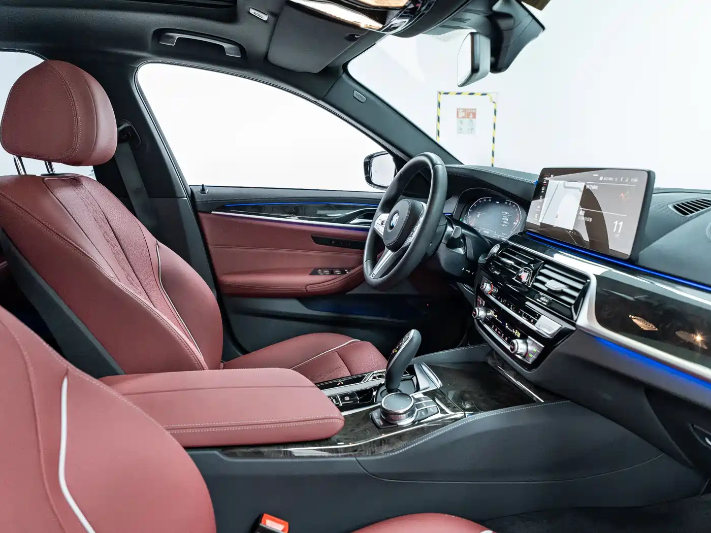 BMW 5 Series 2022 525Li M Sport Package фото 11