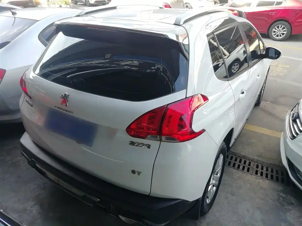 Peugeot 2008 2014 1.6L Automatic Trend Edition фото 7