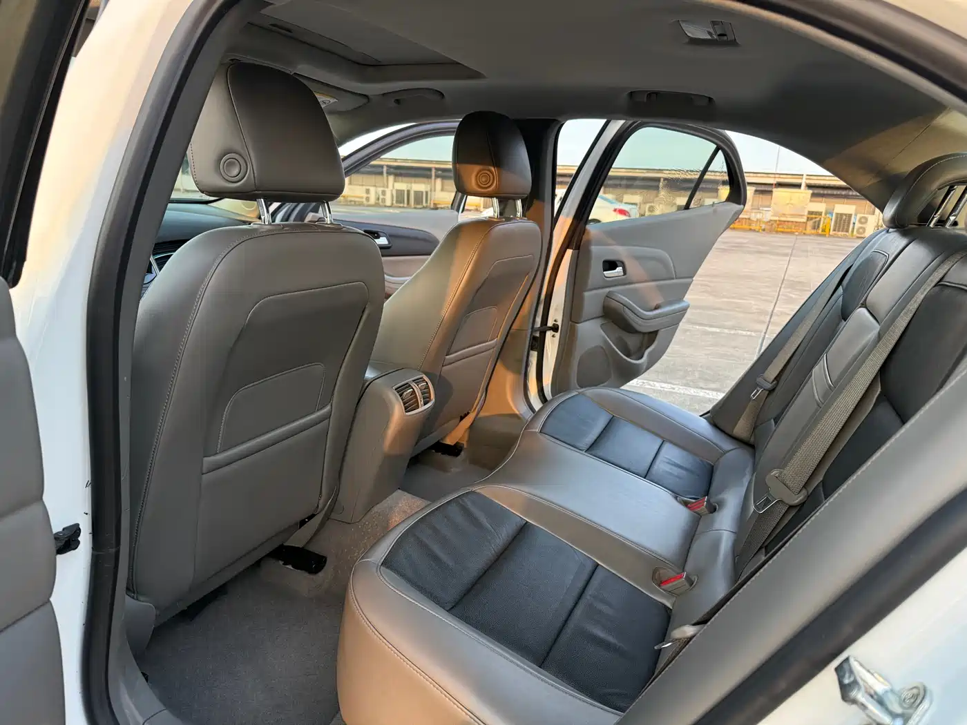 Chevrolet Malibu 2012 2.0L Automatic Luxury Edition фото 8