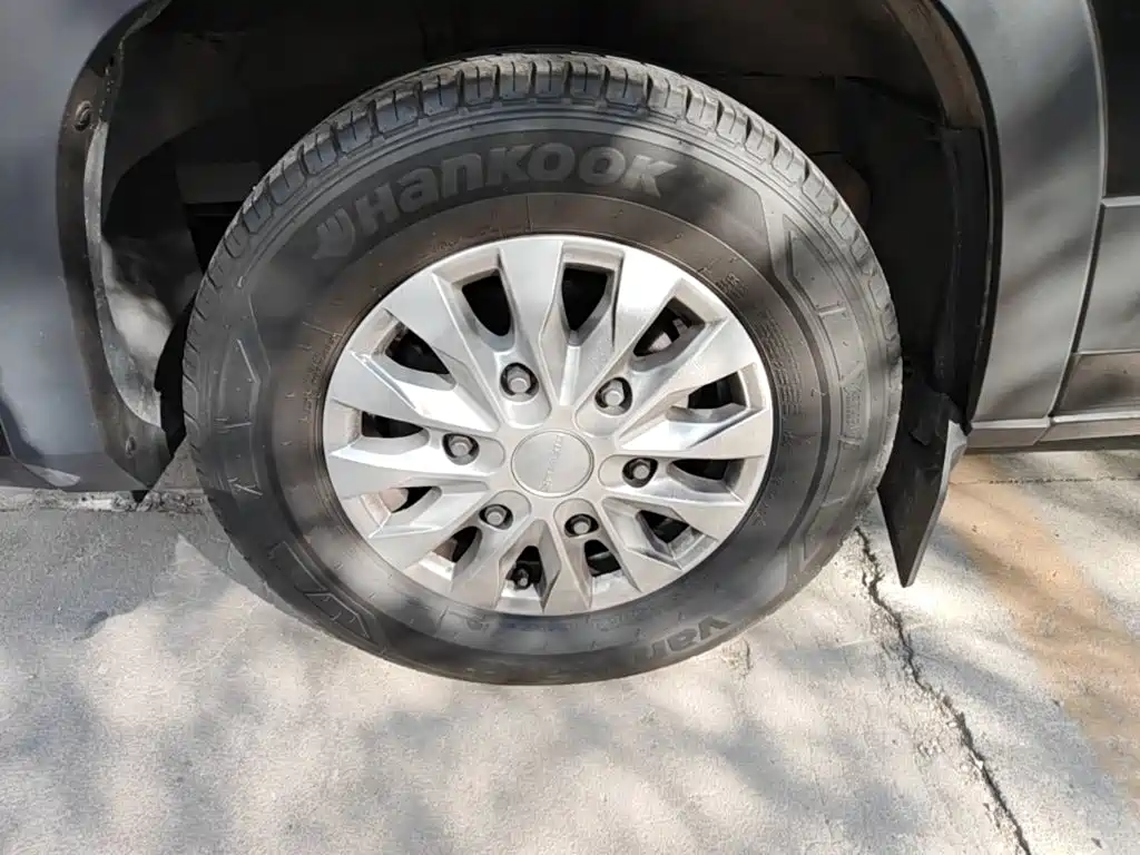 صورة 23 - Maxus V100 RV