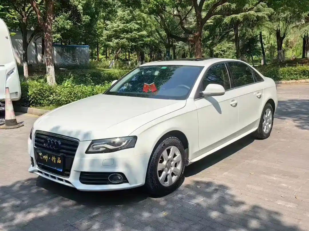 Фото 1 - Audi A4L