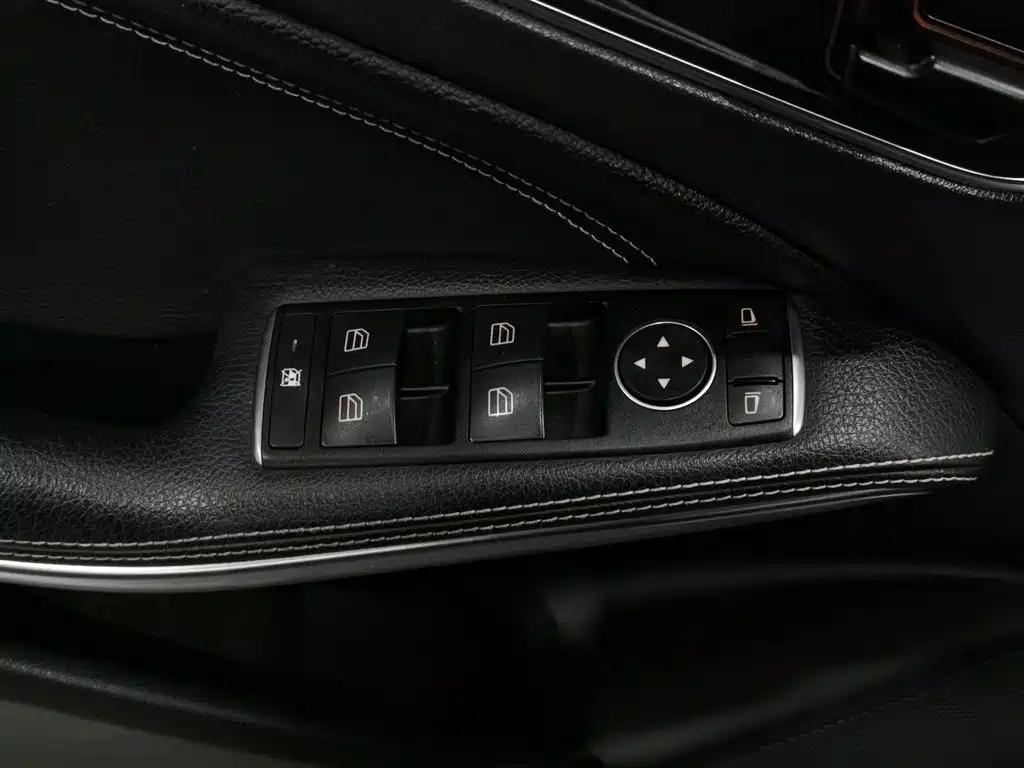 Mercedes-Benz GLA 2016 GLA 200 Dynamic фото 9