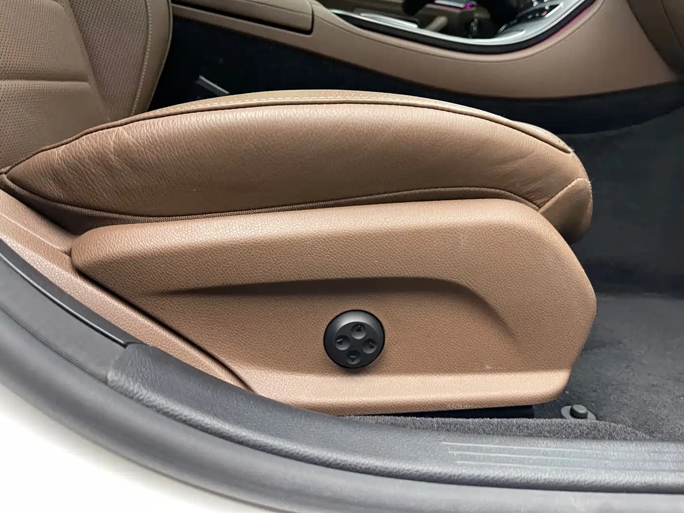 Mercedes-Benz E-Class 2021 E 300 L Sport Premium фото 27