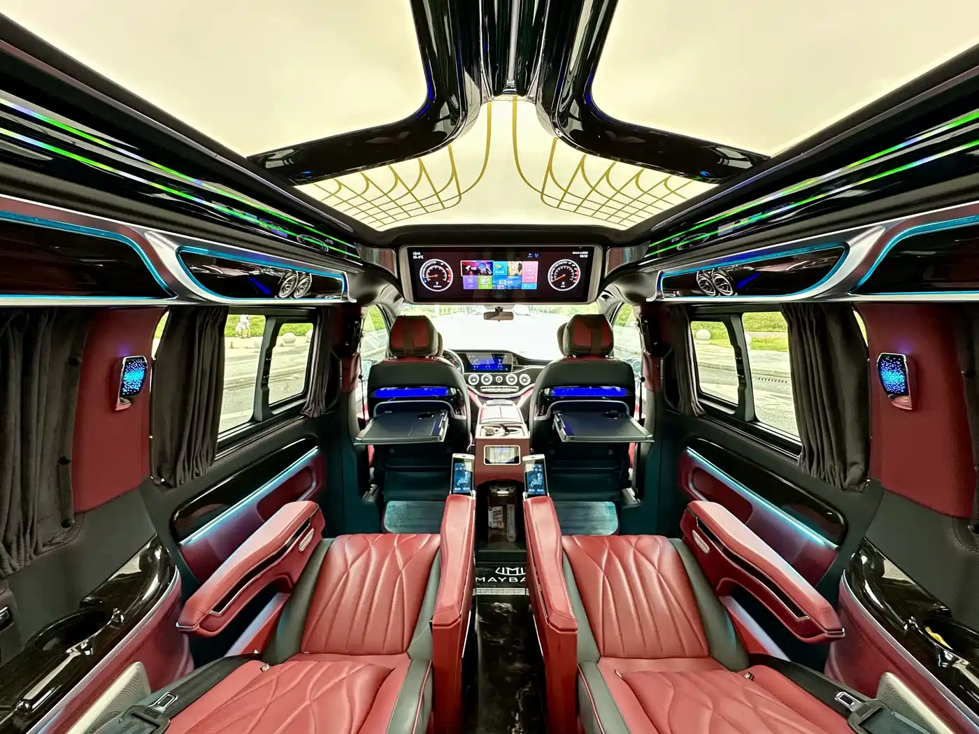 Mercedes-Benz Vito 2023 2.0T Business 7-Seater фото 13