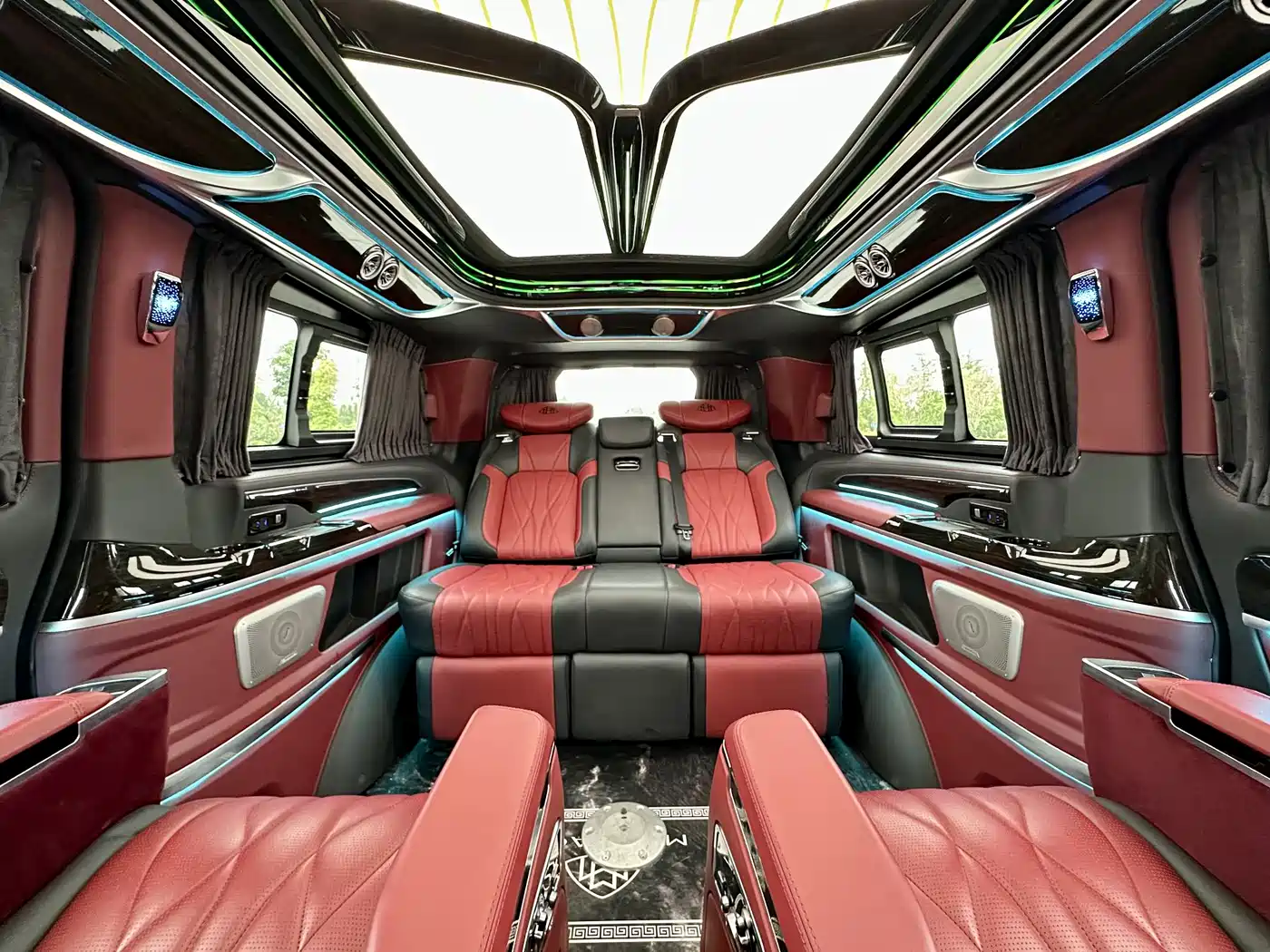 Mercedes-Benz Vito 2023 2.0T Business 7-Seater фото 15
