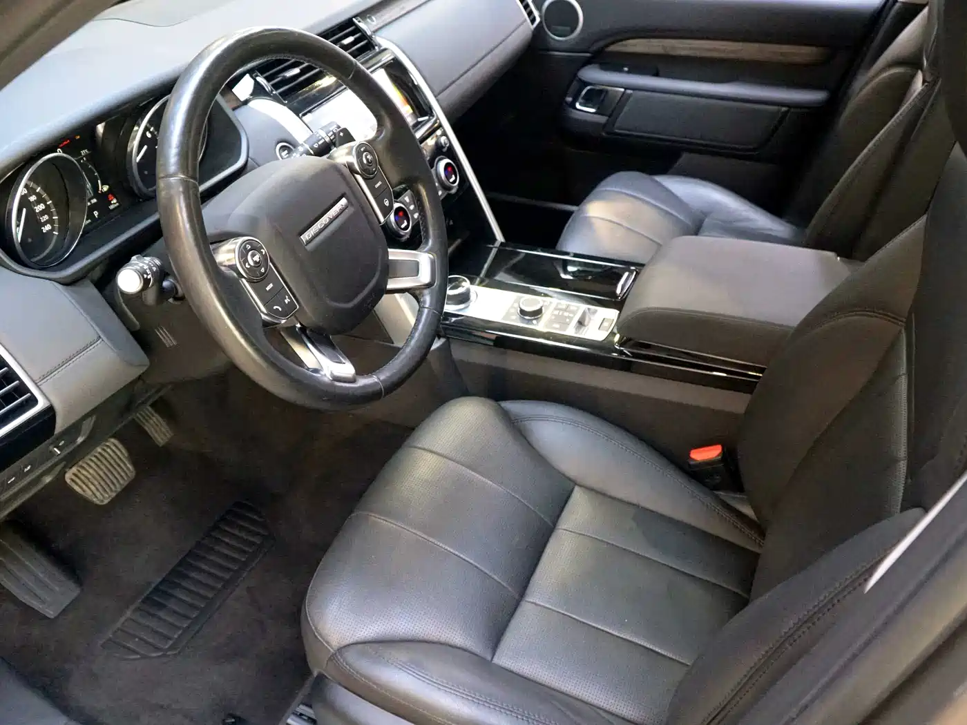 Land Rover Discovery 2017 3.0 SC V6 HSE фото 4
