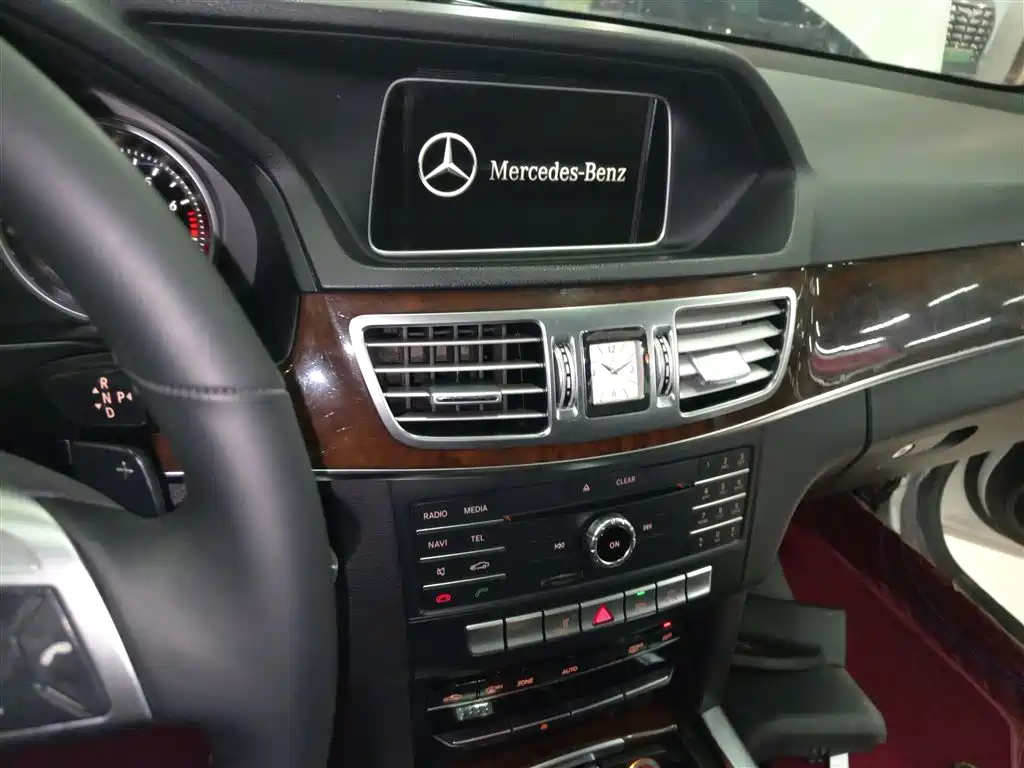 Mercedes-Benz E-Class 2015 Facelift E 260 L фото 13
