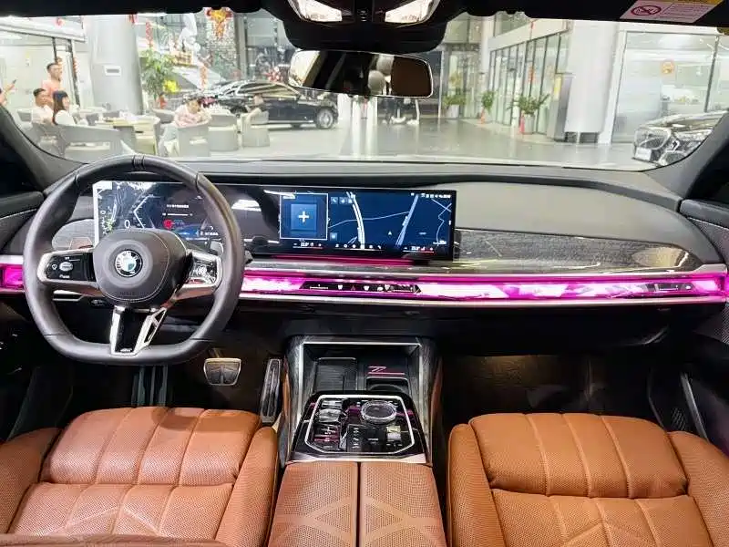 BMW 7 Series 2023 740Li Exclusive M Sport Package фото 4