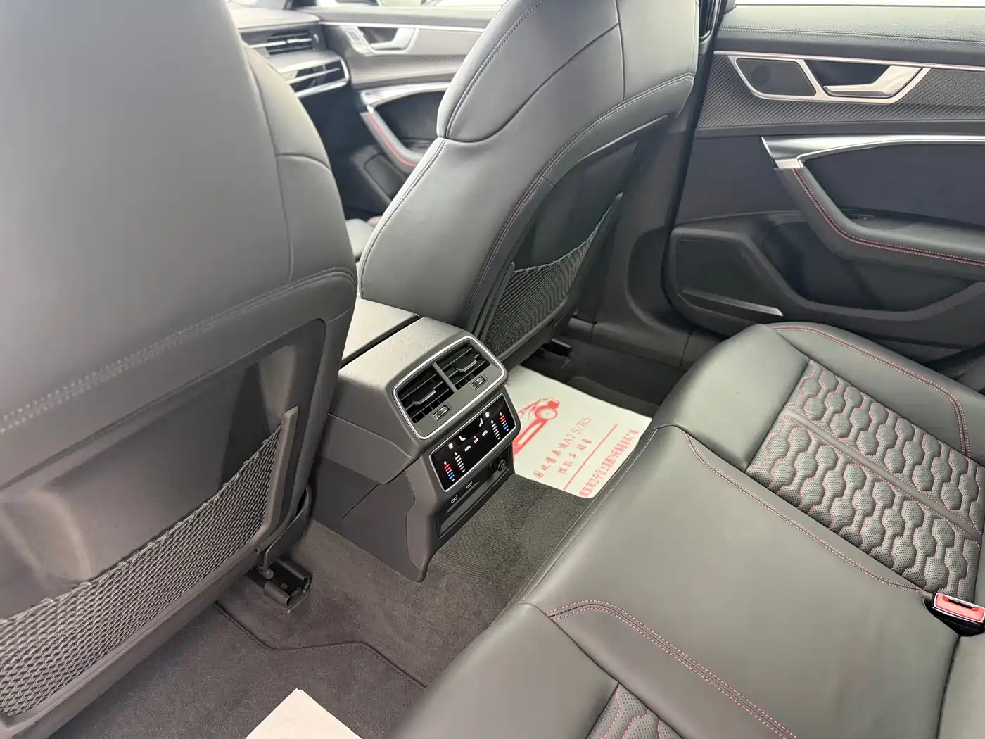 Audi RS 6 2025 RS 6 4.0T Avant performance фото 9