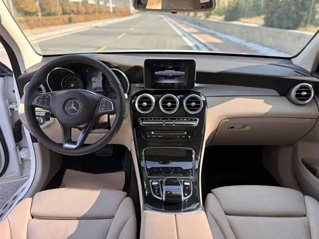 Mercedes-Benz GLC 2018 GLC 200 4MATIC фото 22